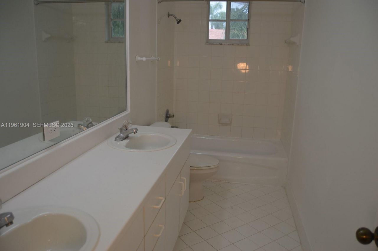 3844 San Simeon Cir, Weston, FL 33331 Photo