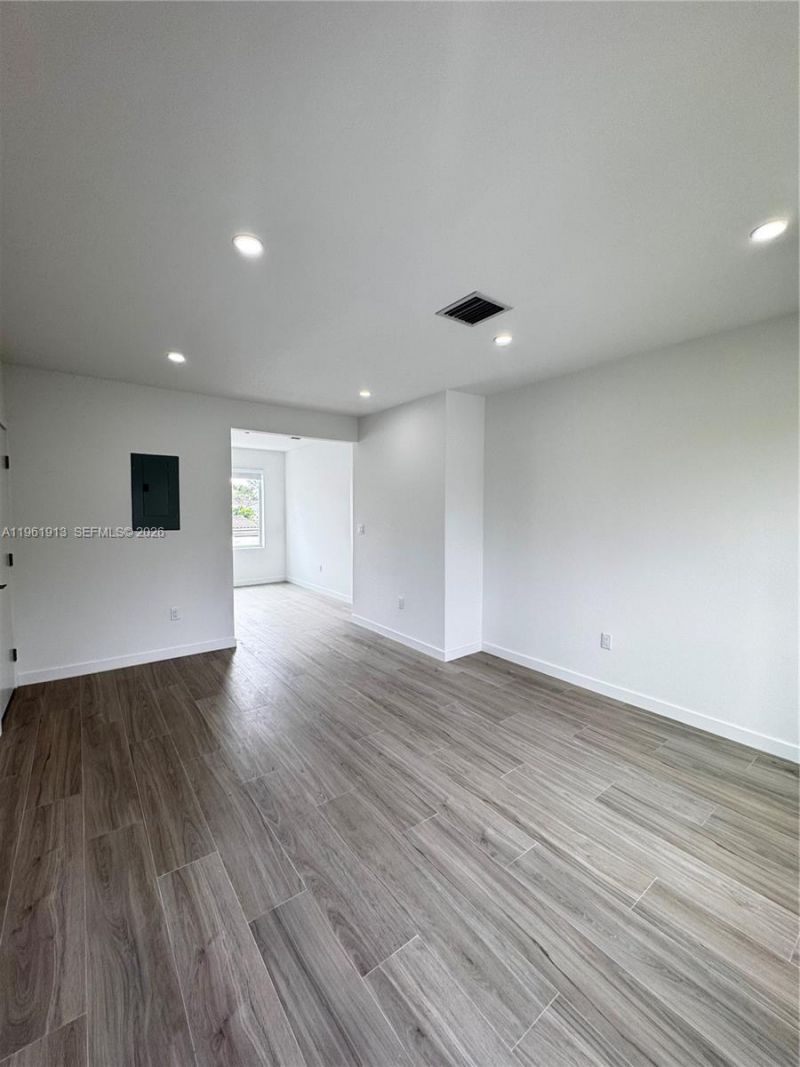 2855 Royal Palm Ave, Unit 4, Miami Beach, FL 33140 Photo