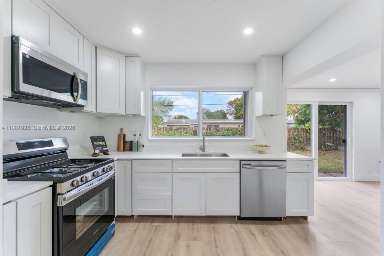 6231 NW 18th St, Sunrise, FL 33313 Photo