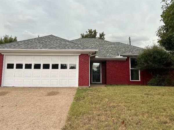 1500 Hyde Park Boulevard , Cleburne, TX 76033