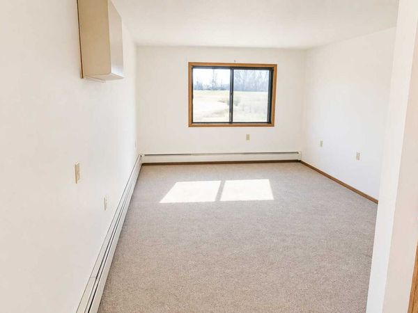 16 Green River Road, Unit #202, Morris, MN 56267