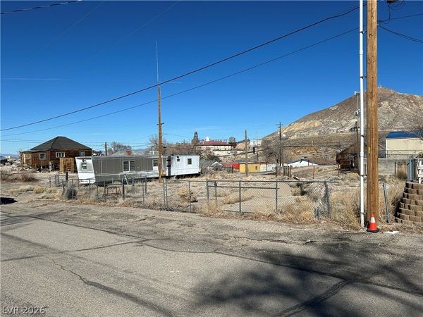 626 N South Street , Tonopah, NV 89049