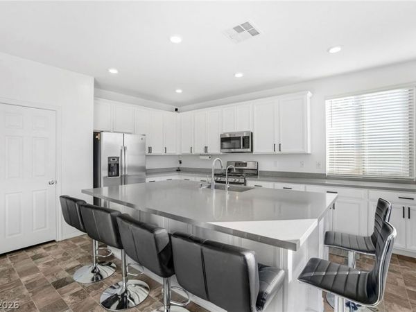 5725 Saltrock Grove Street, North Las Vegas, NV 89081