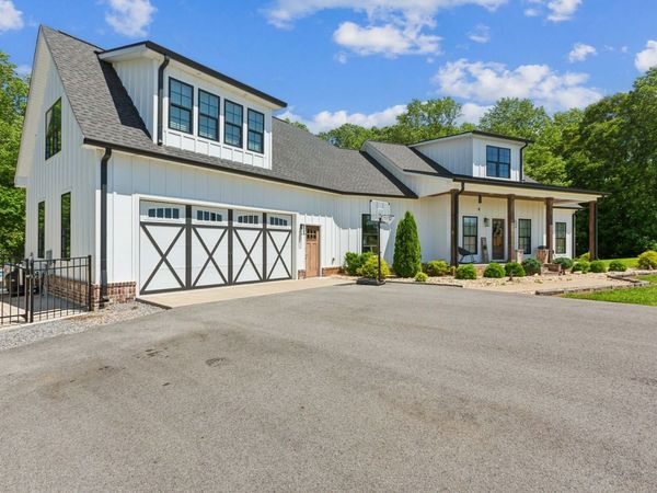 1930 Williams Rd, Lafayette, TN 37083