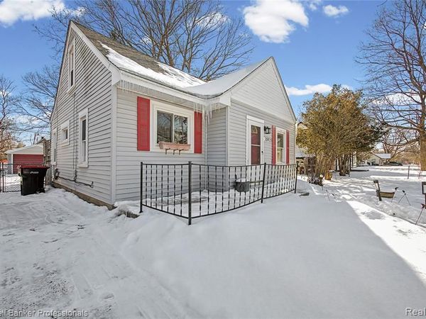 20922 Negaunee Street, Southfield, MI 48033