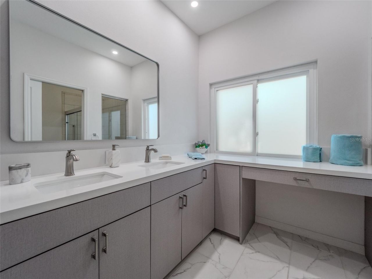 6721 Oak Manor Drive, Lakewood Ranch, FL 34202 Photo