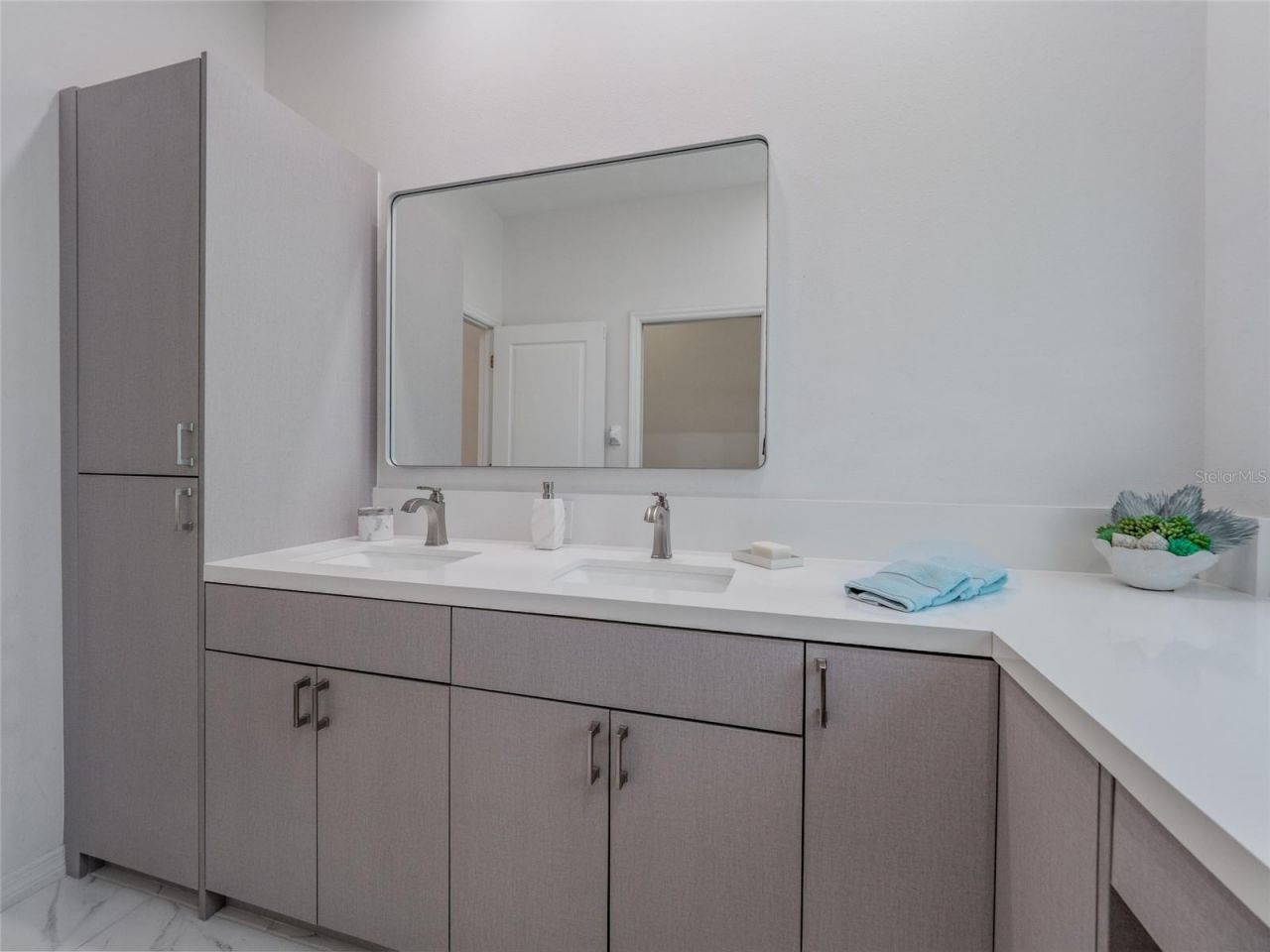 6721 Oak Manor Drive, Lakewood Ranch, FL 34202 Photo