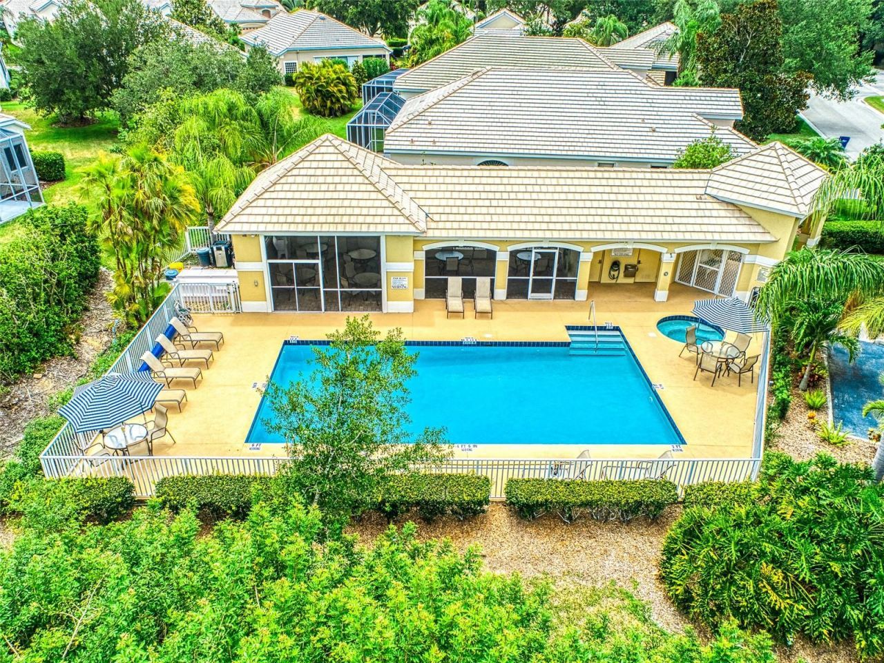 6721 Oak Manor Drive, Lakewood Ranch, FL 34202 Photo