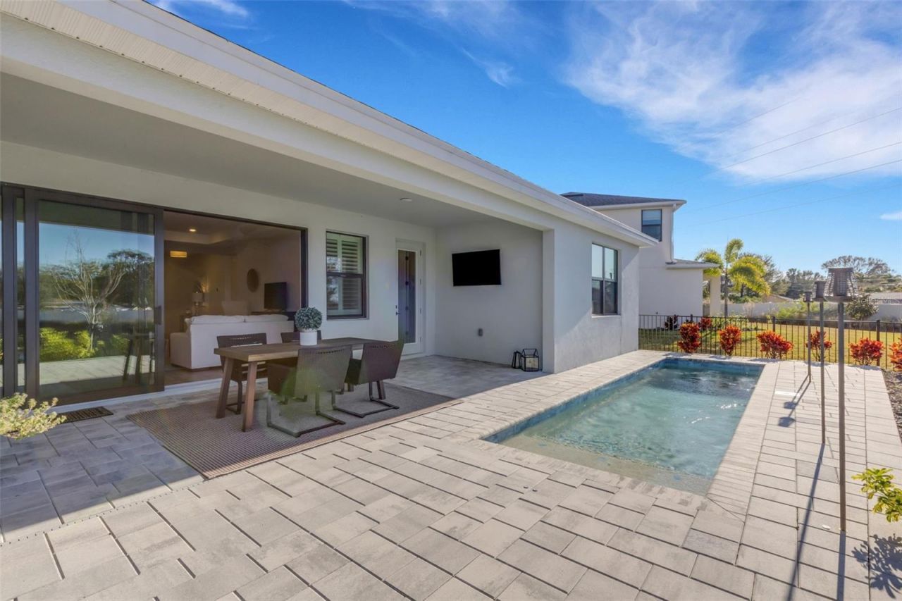 2524 Cobalt Shores Lane, Clearwater, FL 33761 Photo