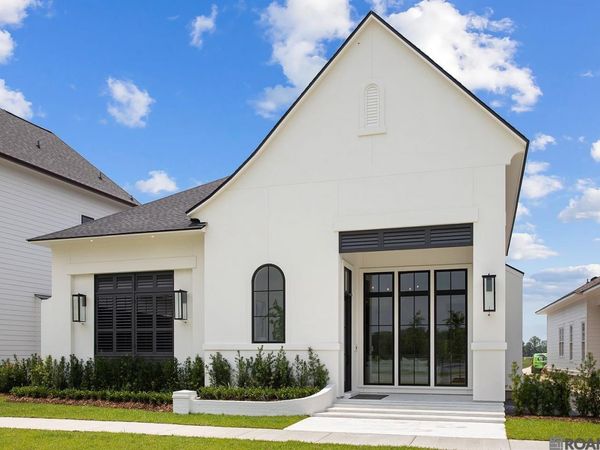 13755 Golden Holly Ln, Baton Rouge, LA 70810