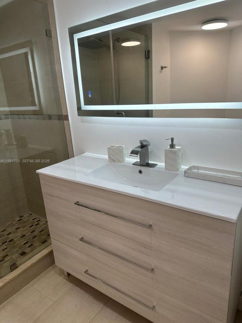 9725 Fontainebleau Blvd, Unit A103, Miami, FL 33172 Photo