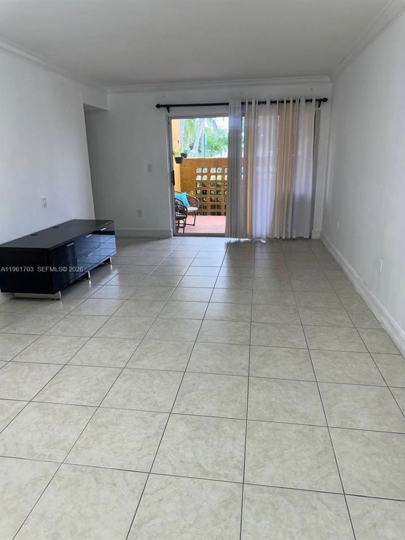 9725 Fontainebleau Blvd, Unit A103, Miami, FL 33172 Photo