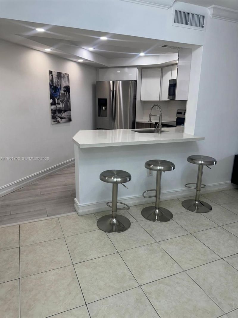 9725 Fontainebleau Blvd, Unit A103, Miami, FL 33172 Photo