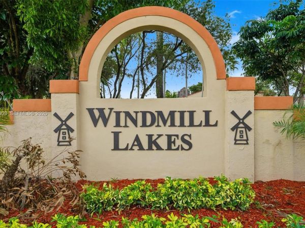 8630 SW 3rd St , Unit 203, Pembroke Pines, FL 33025