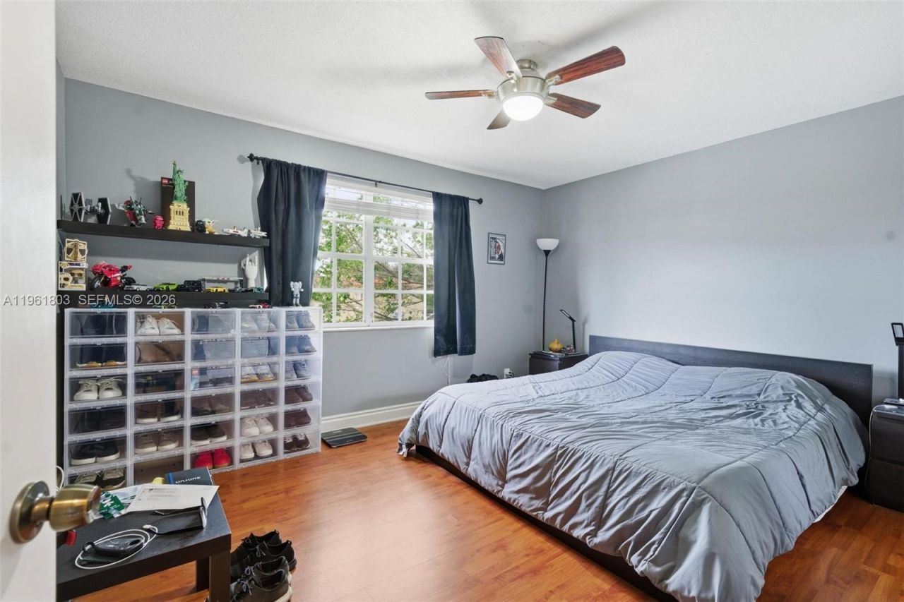 8630 SW 3rd St , Unit 203, Pembroke Pines, FL 33025 Photo