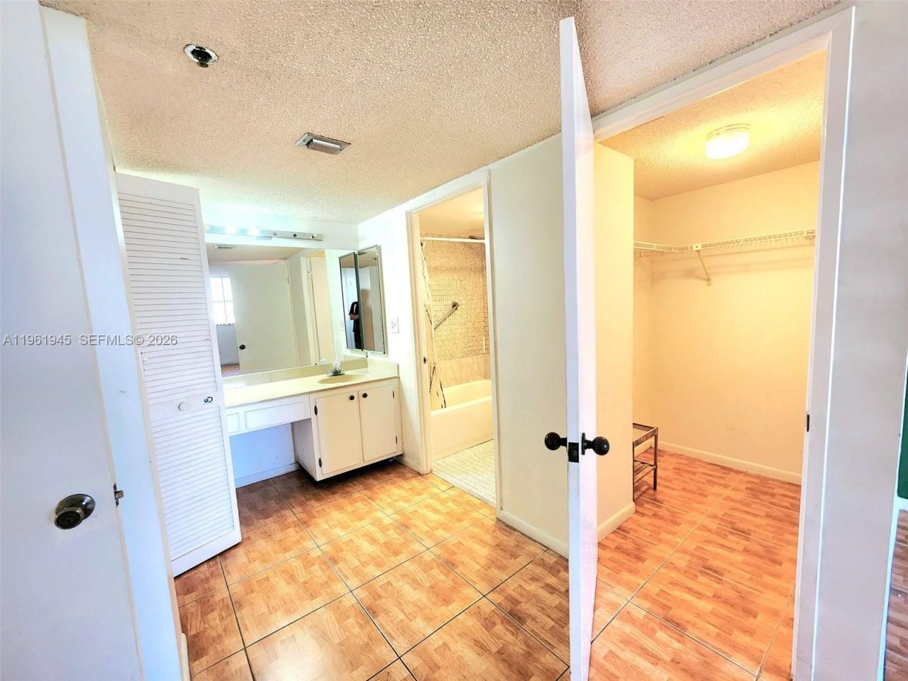 210 174th St, Unit 714, Sunny Isles Beach, FL 33160 Photo