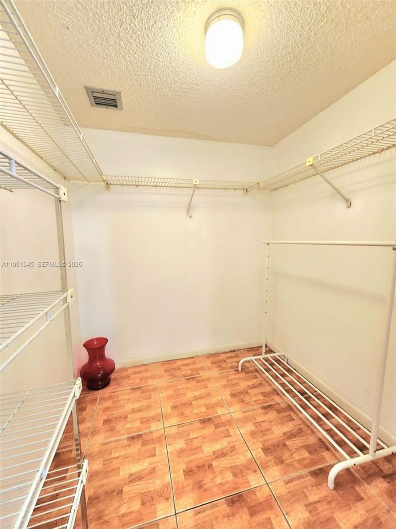 210 174th St, Unit 714, Sunny Isles Beach, FL 33160 Photo