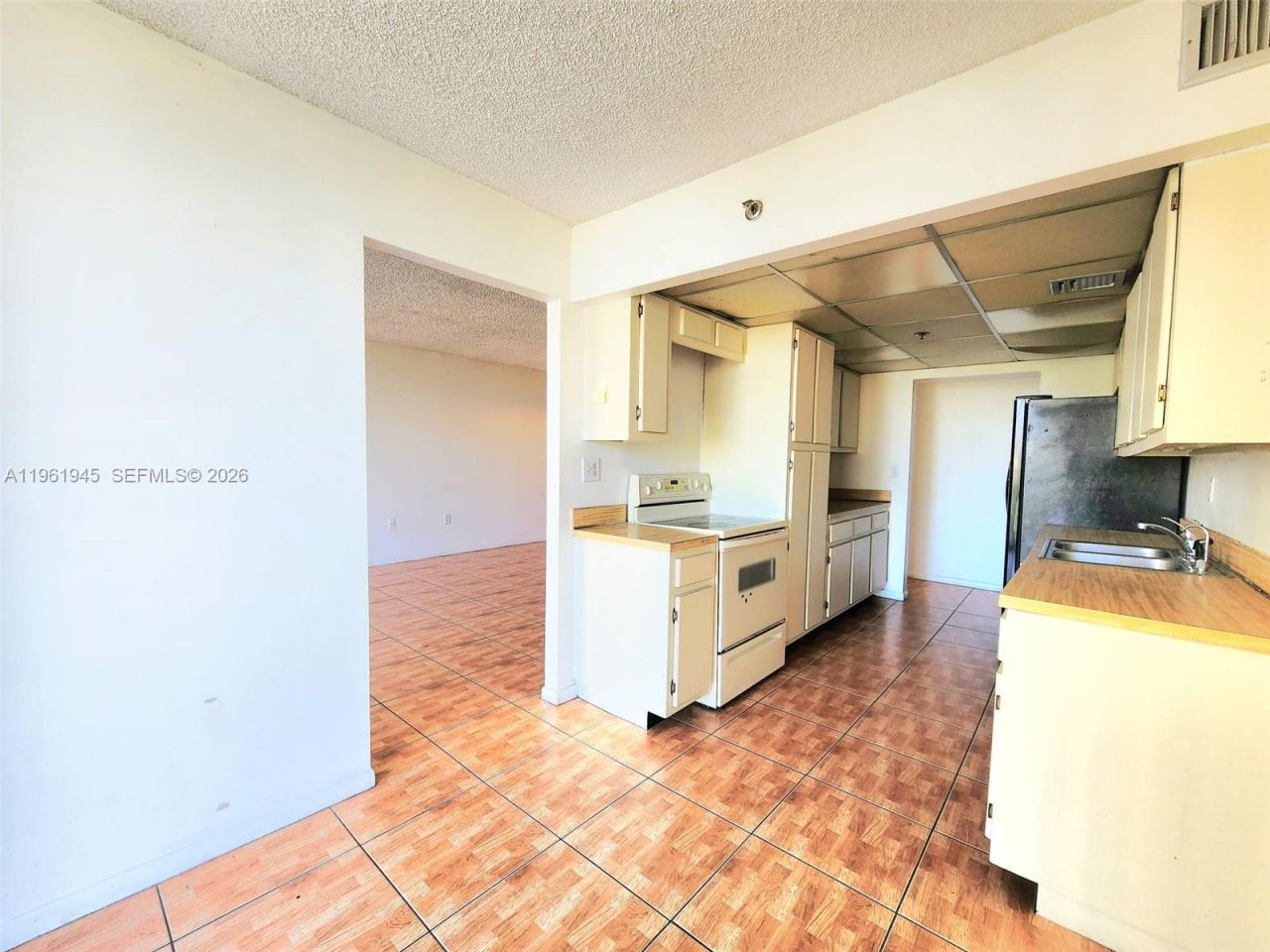 210 174th St, Unit 714, Sunny Isles Beach, FL 33160 Photo