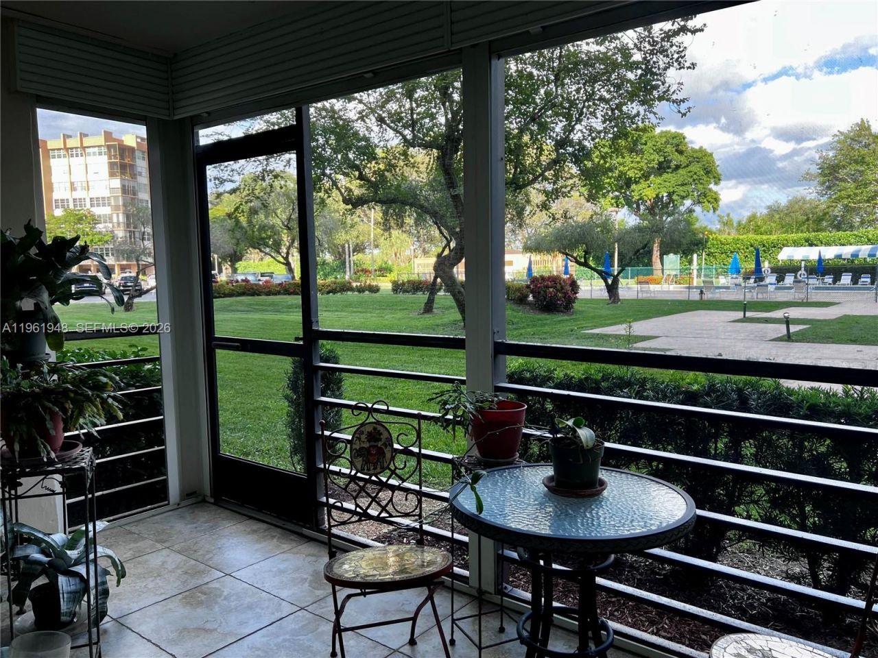 1300 Saint Charles Pl, Unit L22, Pembroke Pines, FL 33026 Photo