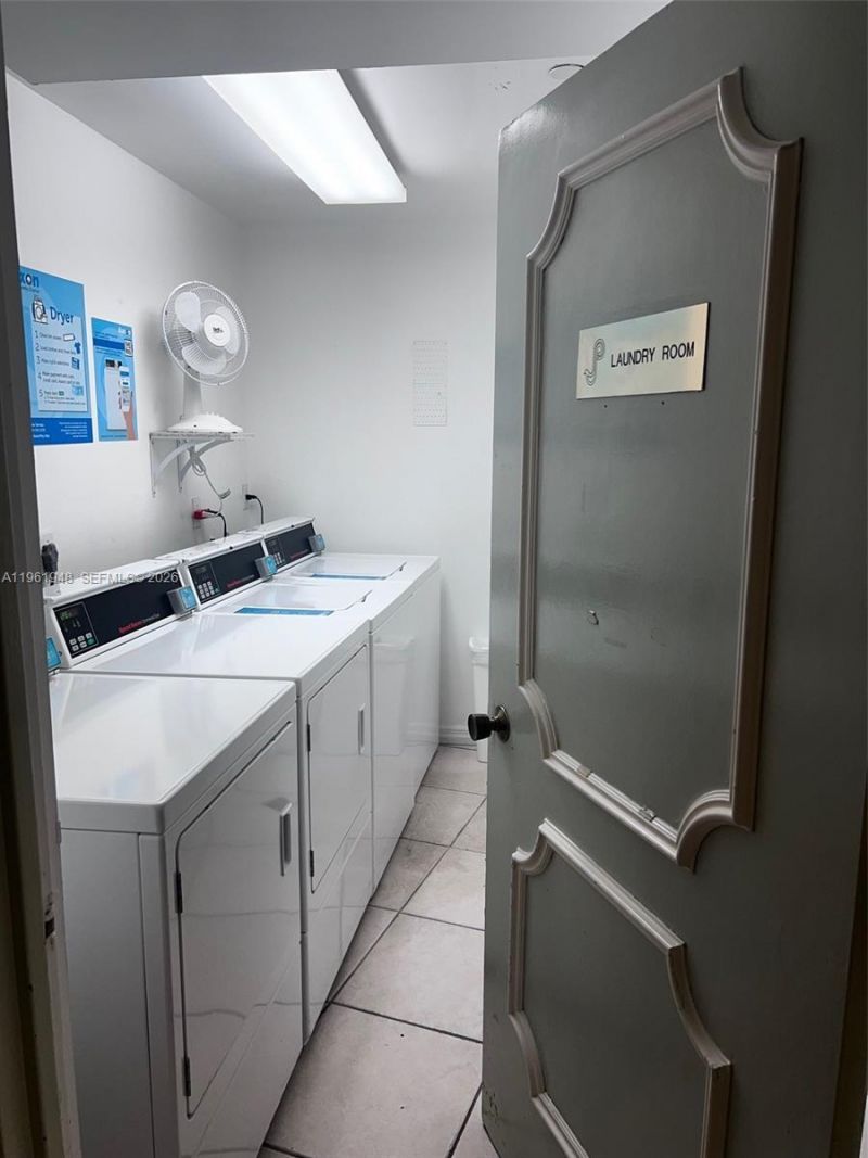 1300 Saint Charles Pl, Unit L22, Pembroke Pines, FL 33026 Photo