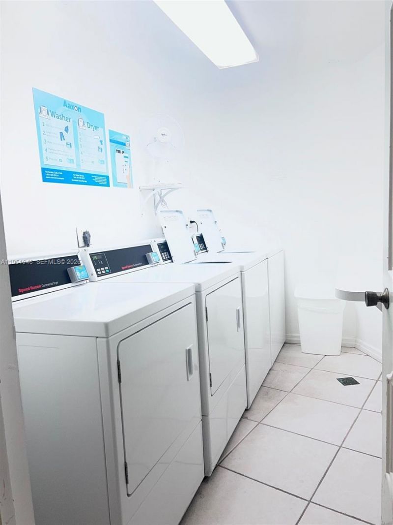 1300 Saint Charles Pl, Unit L22, Pembroke Pines, FL 33026 Photo