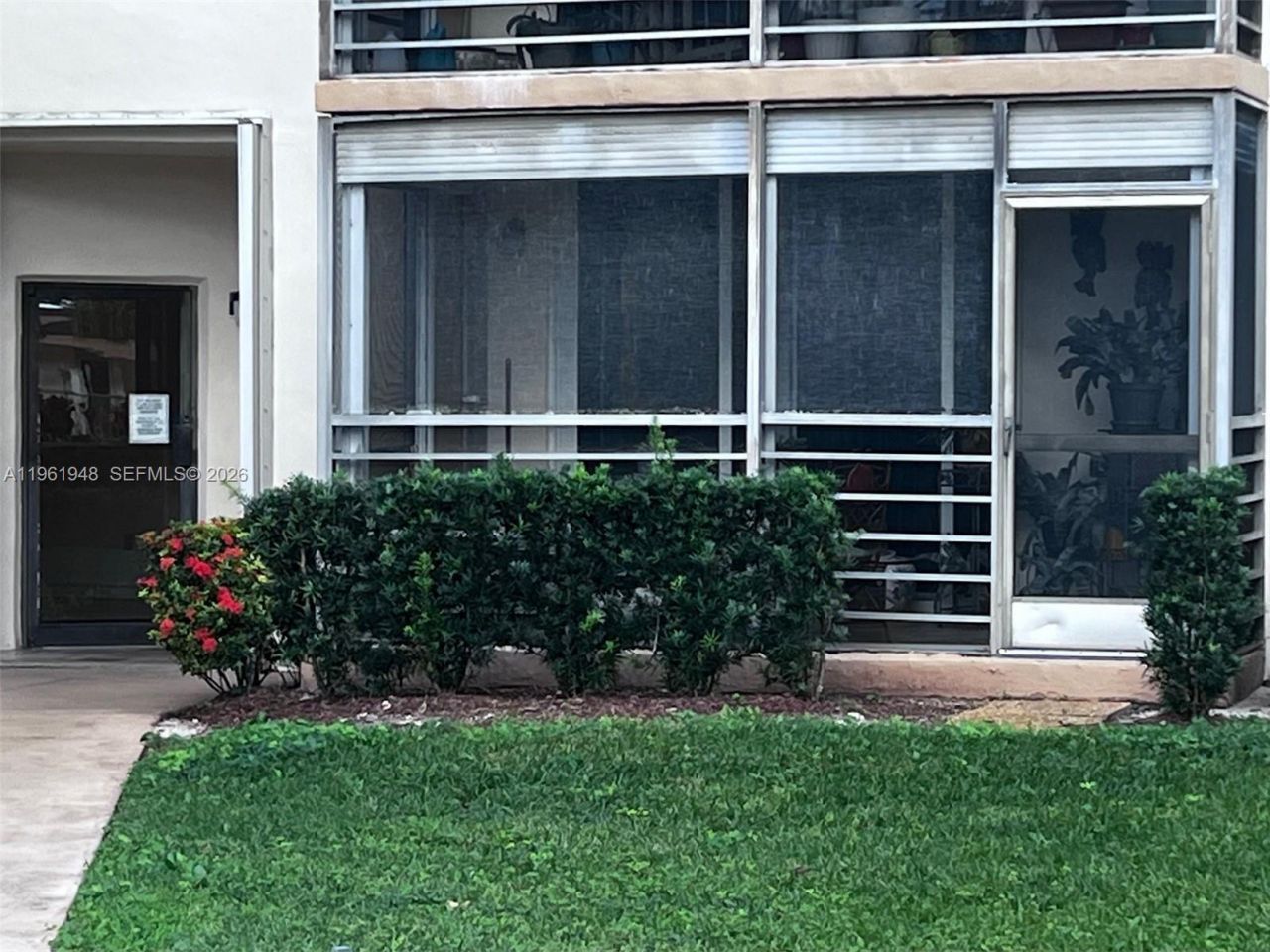 1300 Saint Charles Pl, Unit L22, Pembroke Pines, FL 33026 Photo