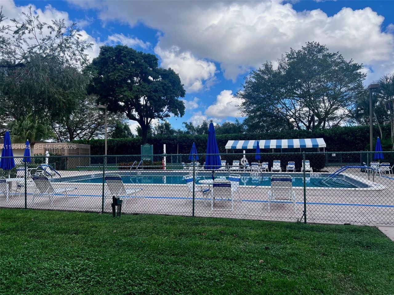 1300 Saint Charles Pl, Unit L22, Pembroke Pines, FL 33026 Photo