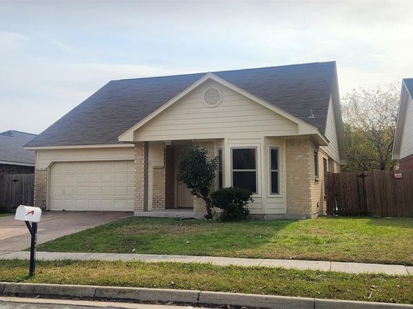 802 Headwater Drive, Arlington, TX 76015