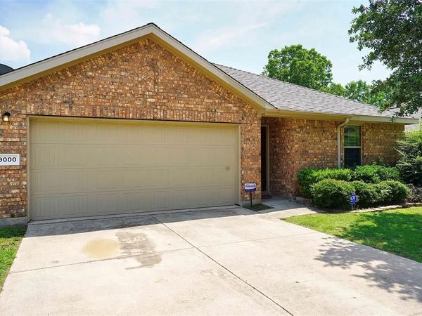 9000 Holliday Lane, Aubrey, TX 76227