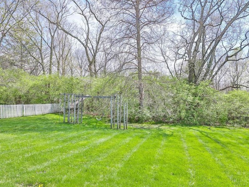 95 E Fountain Avenue, Glendale, OH 45246 Photo 12