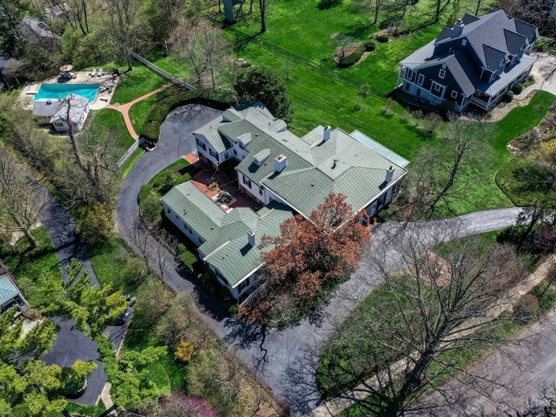 95 E Fountain Avenue, Glendale, OH 45246 Photo 2