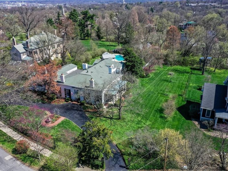 95 E Fountain Avenue, Glendale, OH 45246 Photo 3