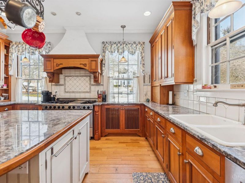 95 E Fountain Avenue, Glendale, OH 45246 Photo 38