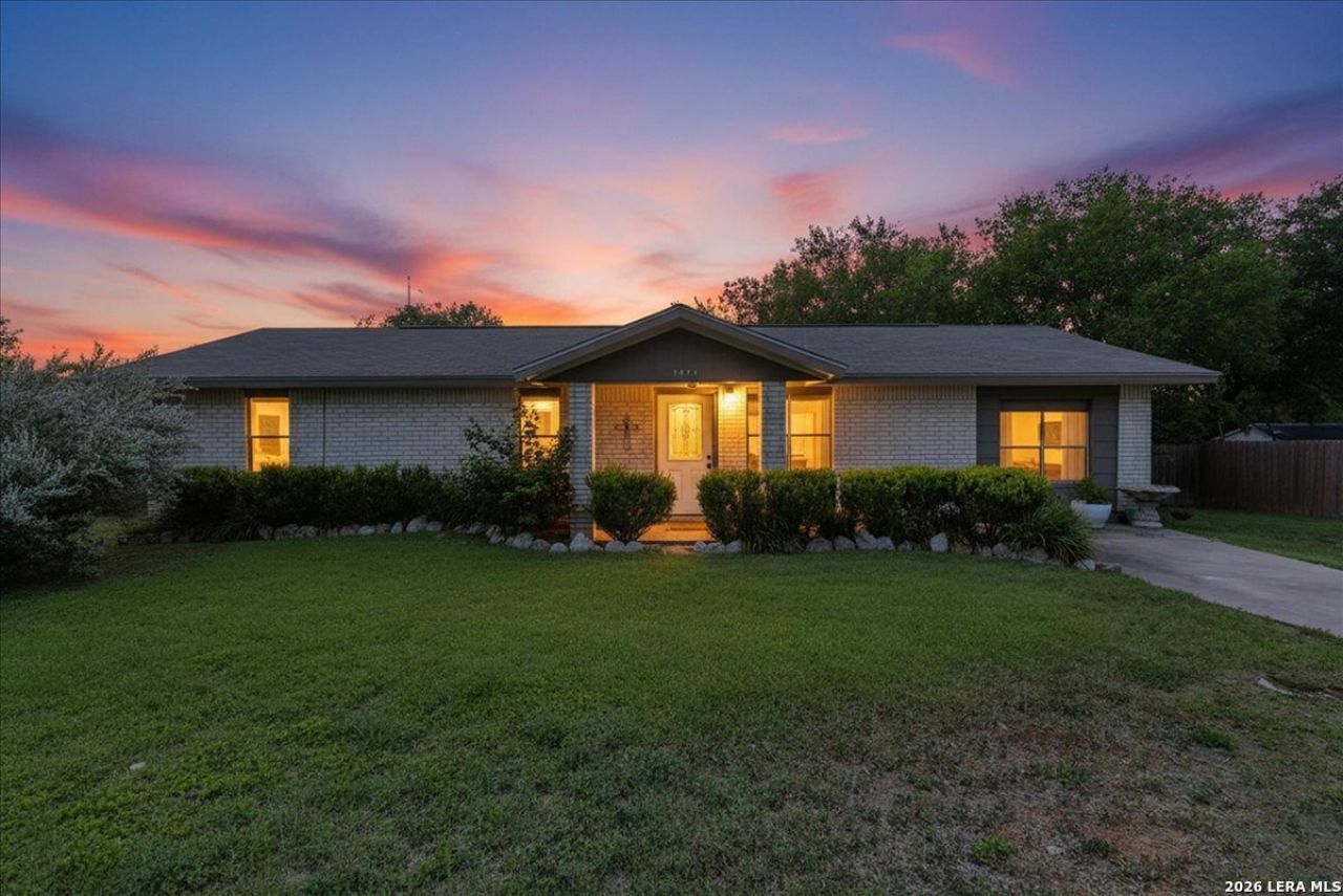 1304 Amy St, George West, TX 78022 Main Photo