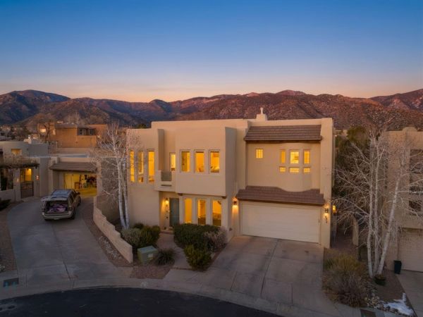 6316 Calla Lily Circle NE, Albuquerque, NM 87111
