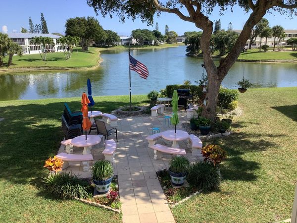 47 Berkshire B Crescent, Unit B, West Palm Beach, FL 33417