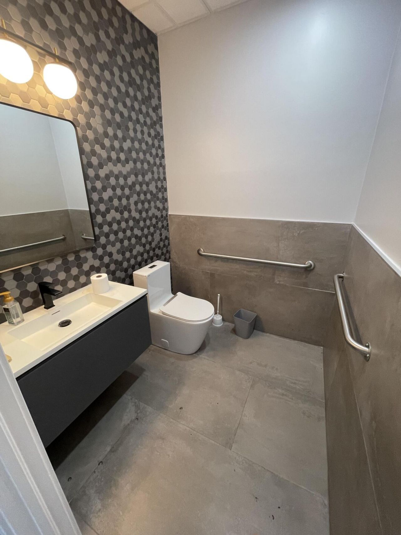 416 SE Flamingo Avenue, Stuart, FL 34996 Photo