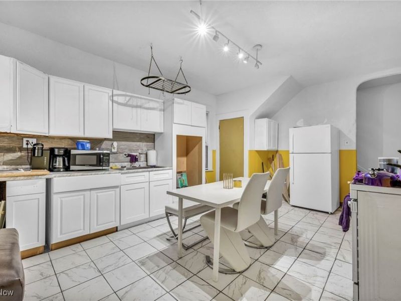 6010 Maurice Avenue, Cleveland, OH 44127 Photo 7