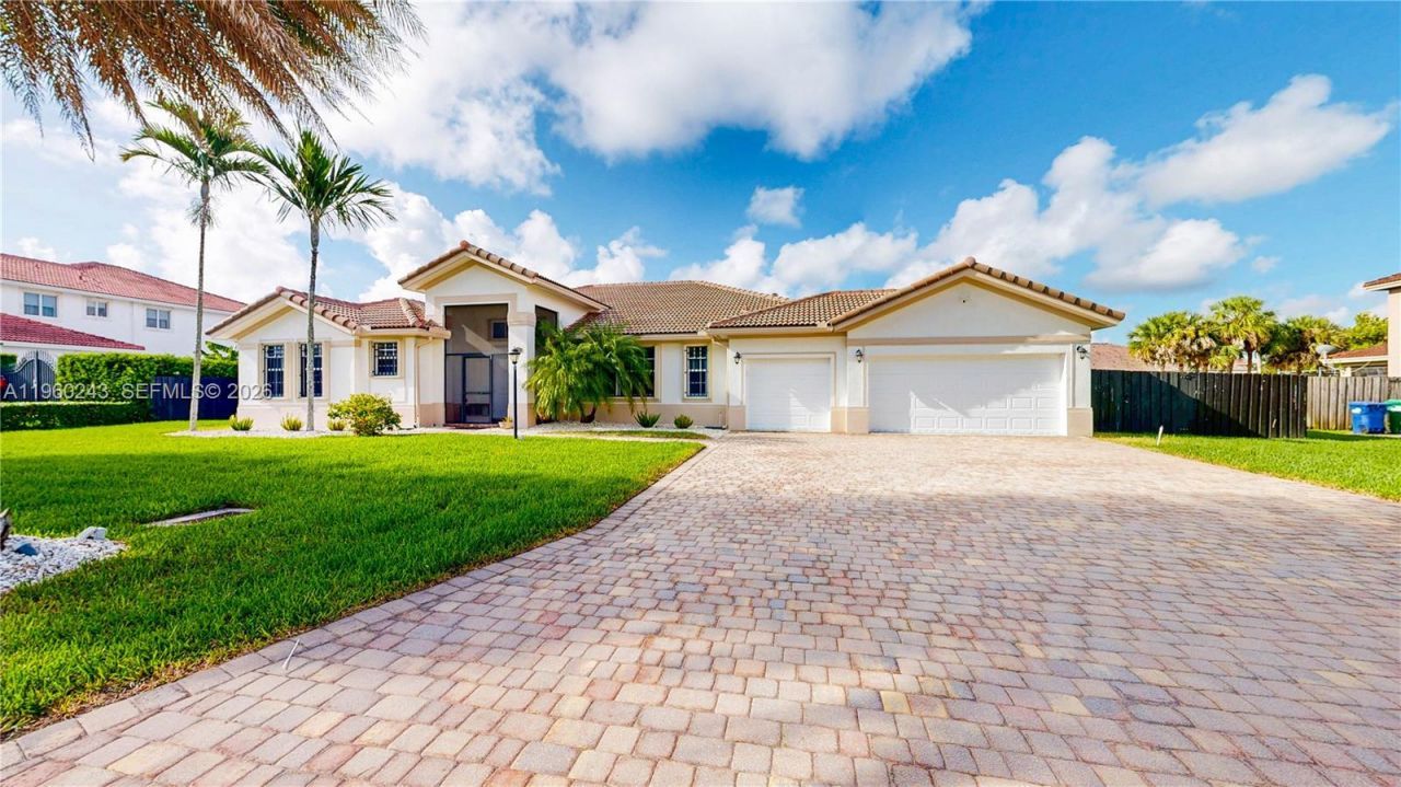 12922 SW 221st St, Miami, FL 33170 Photo