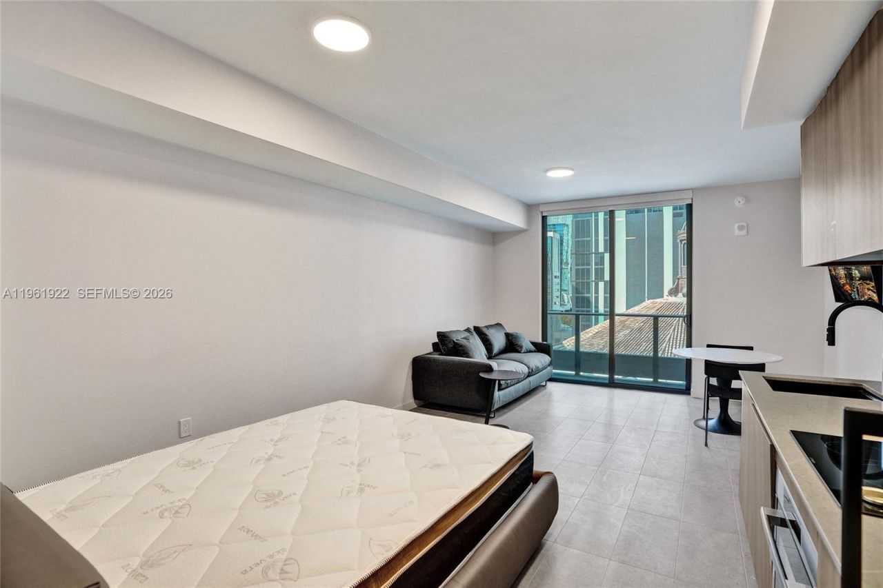 121 NE 5th Street , Unit 807, Miami, FL 33132 Photo