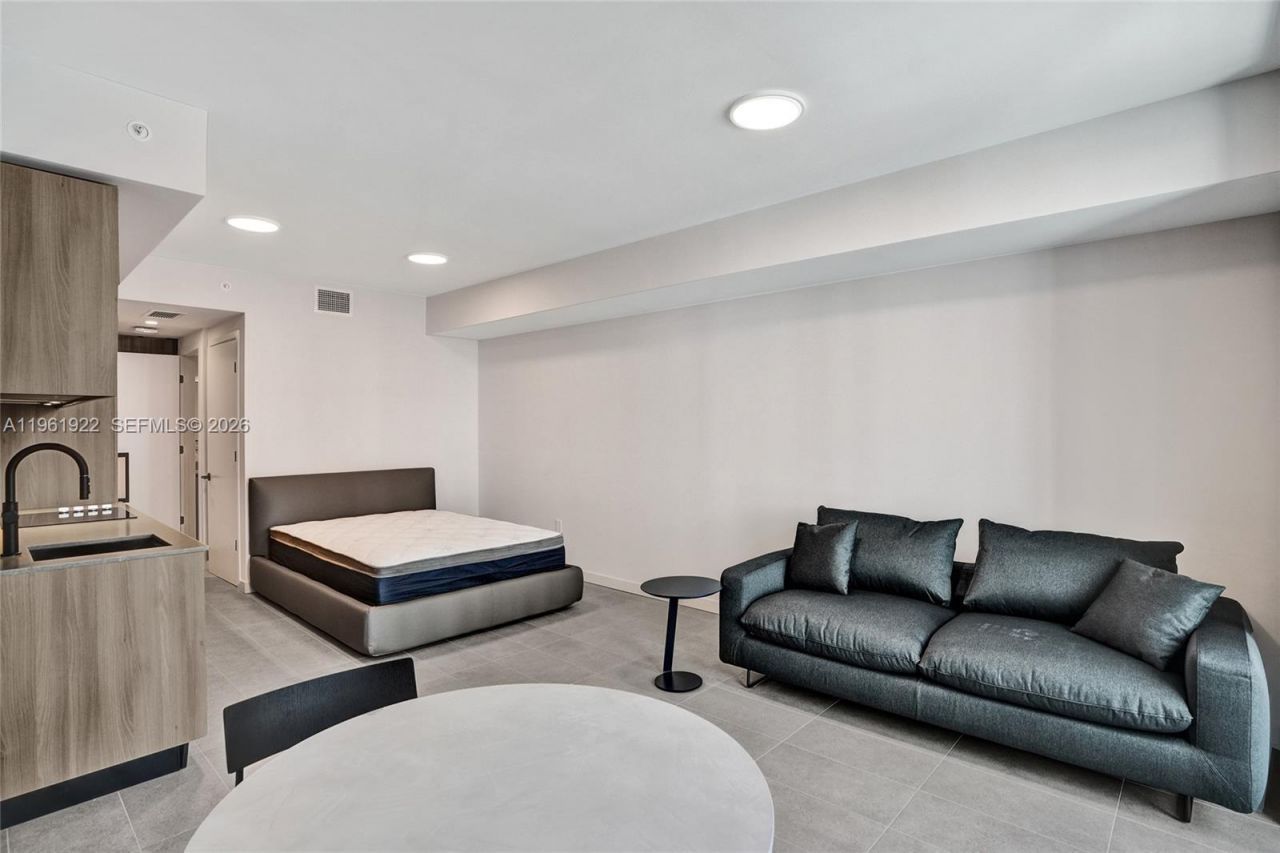 121 NE 5th Street , Unit 807, Miami, FL 33132 Photo