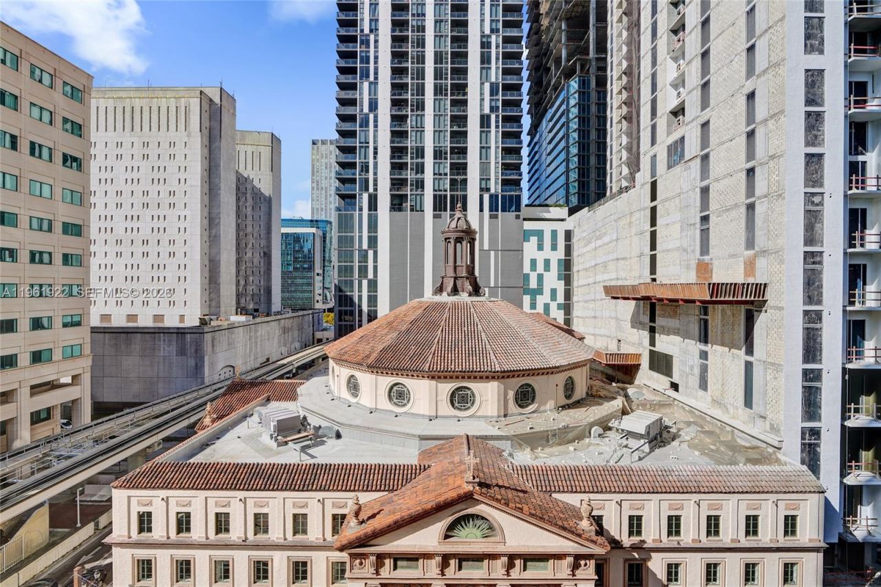 121 NE 5th Street , Unit 807, Miami, FL 33132 Photo