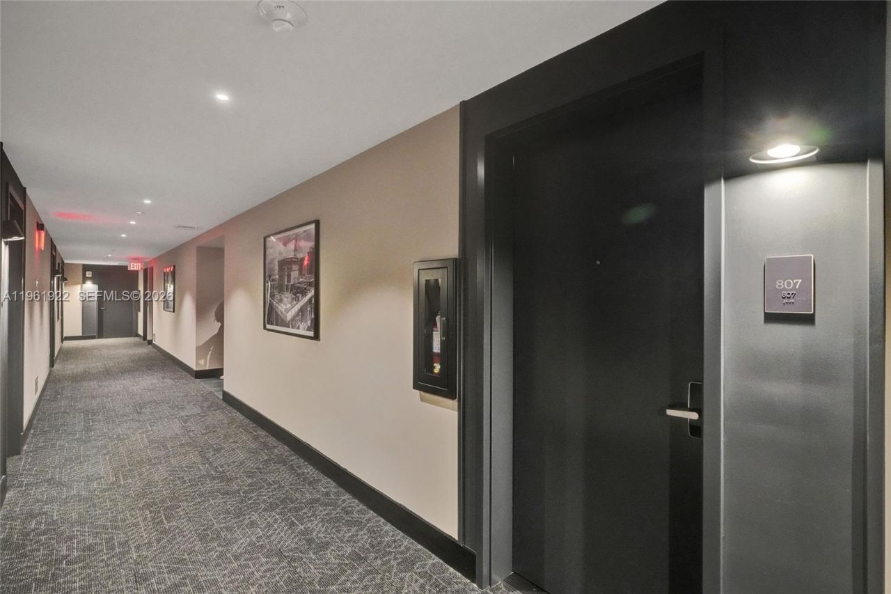 121 NE 5th Street , Unit 807, Miami, FL 33132 Photo