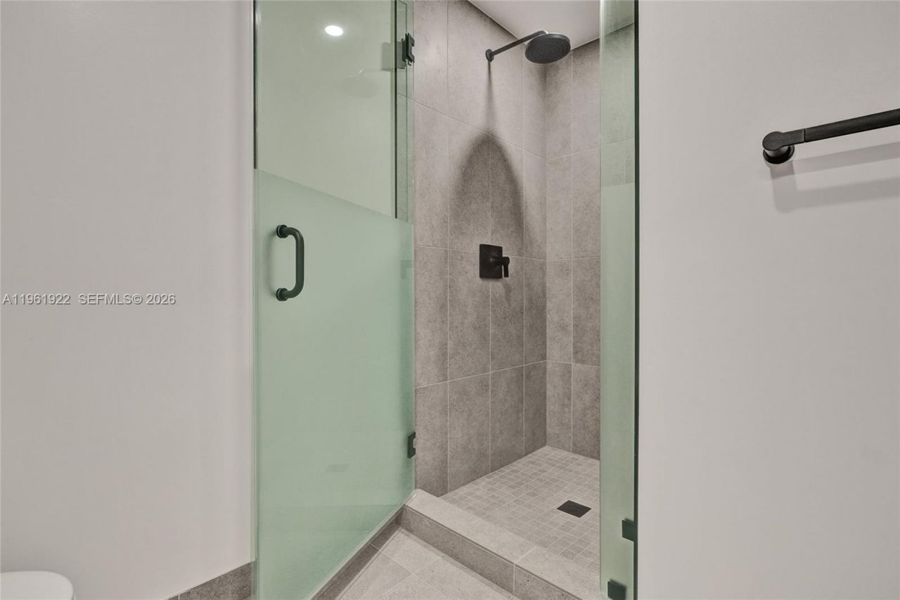 121 NE 5th Street , Unit 807, Miami, FL 33132 Photo