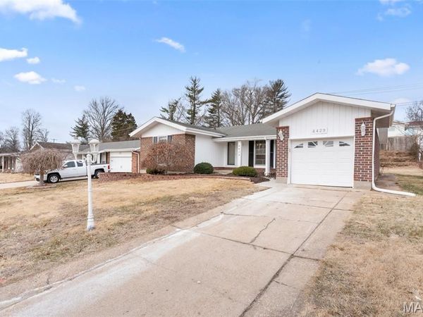 4429 Papal Drive, Florissant, MO 63033