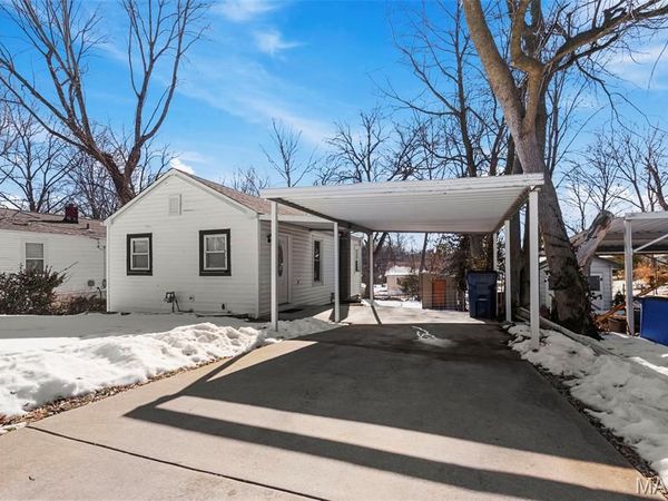 10532 Decker Avenue , St Louis, MO 63114