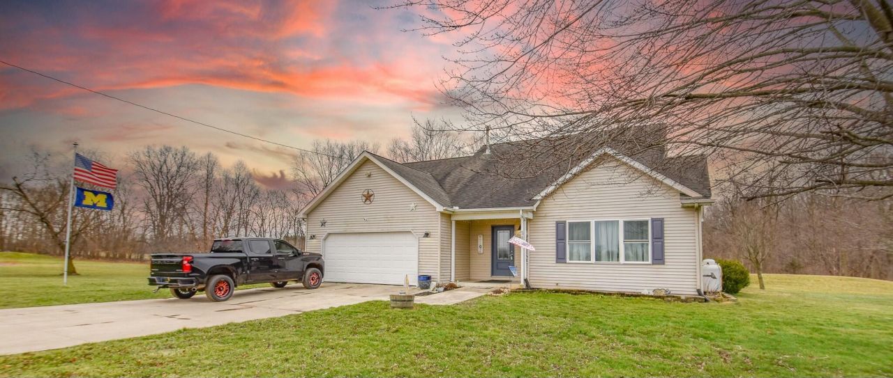 981 Generic Drive, Quincy, MI 49082 Main Photo