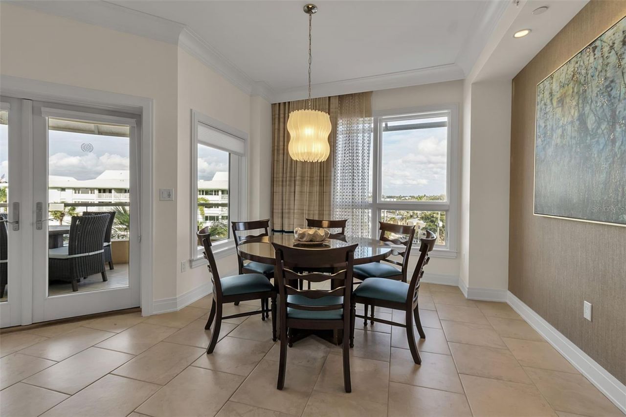 915 Seaside Drive, Unit 412, Sarasota, FL 34242 Photo