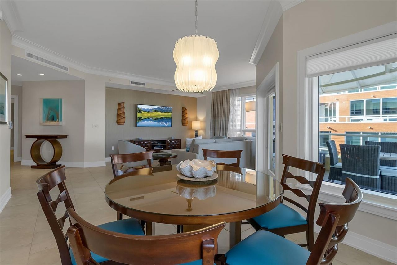 915 Seaside Drive, Unit 412, Sarasota, FL 34242 Photo