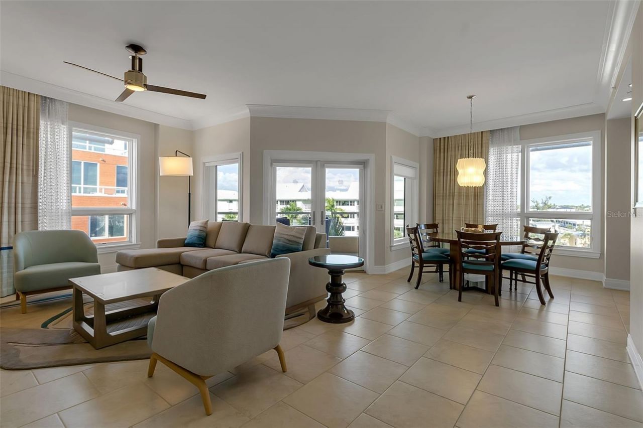 915 Seaside Drive, Unit 412, Sarasota, FL 34242 Photo